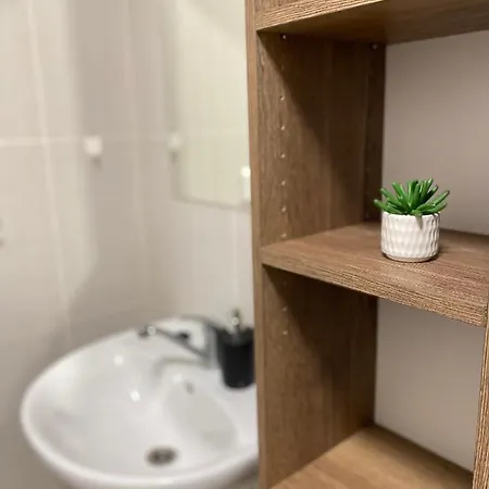 Zborovska 22 A Apartman *